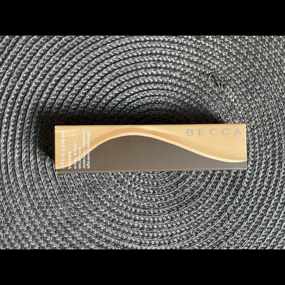 Becca Banana Liquid Concealer
